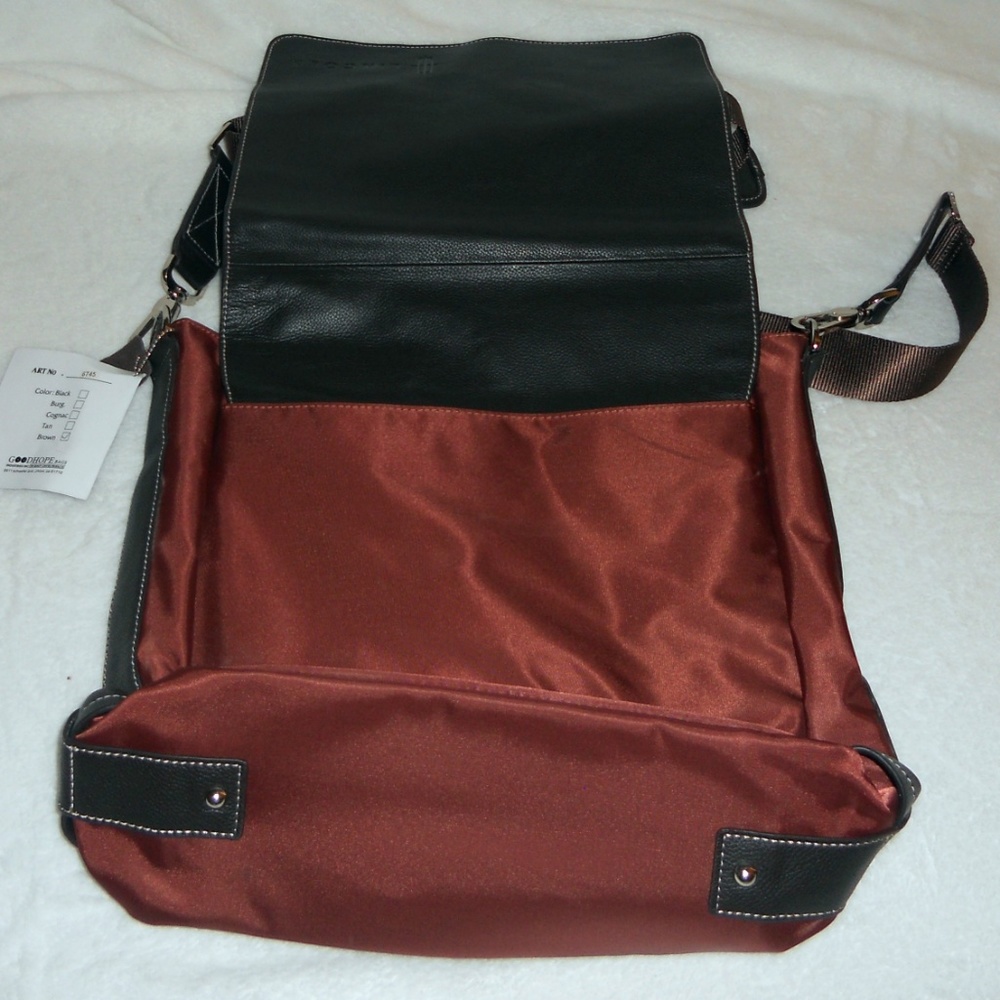 BELLINO LEATHER CROSS BODY/MESSENGER - Picture 2 of 4